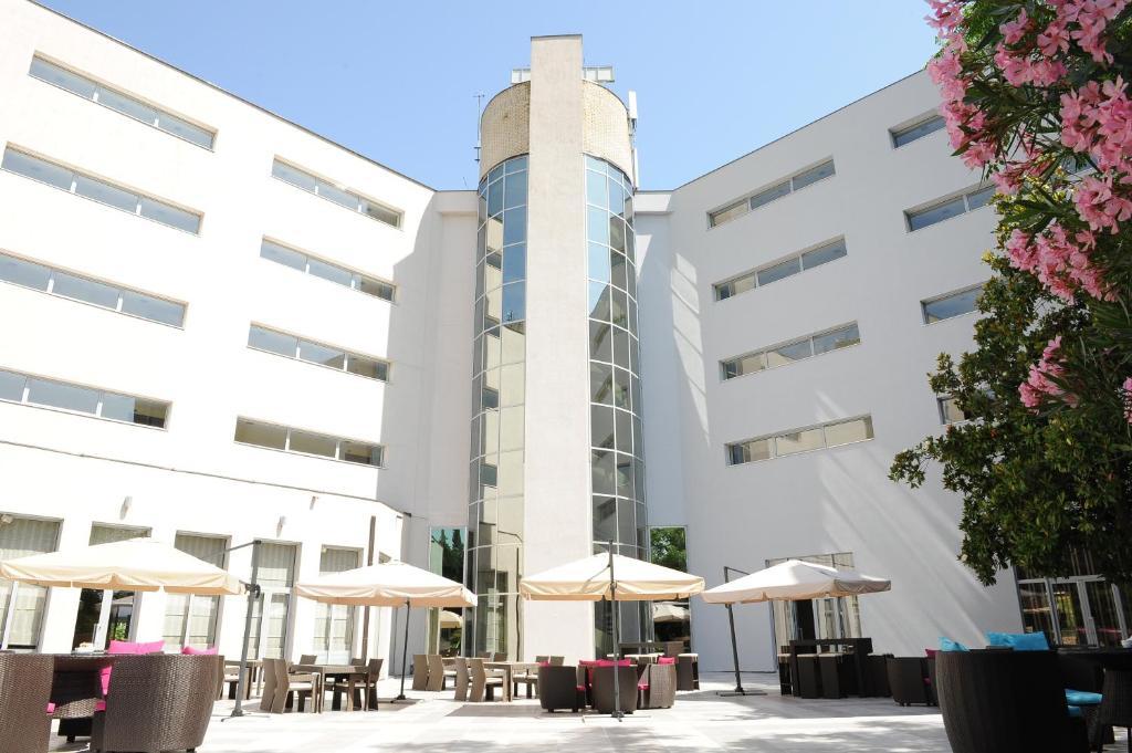 City Hotel Podgorica Eksteriør billede