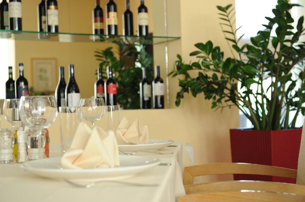 City Hotel Podgorica Eksteriør billede
