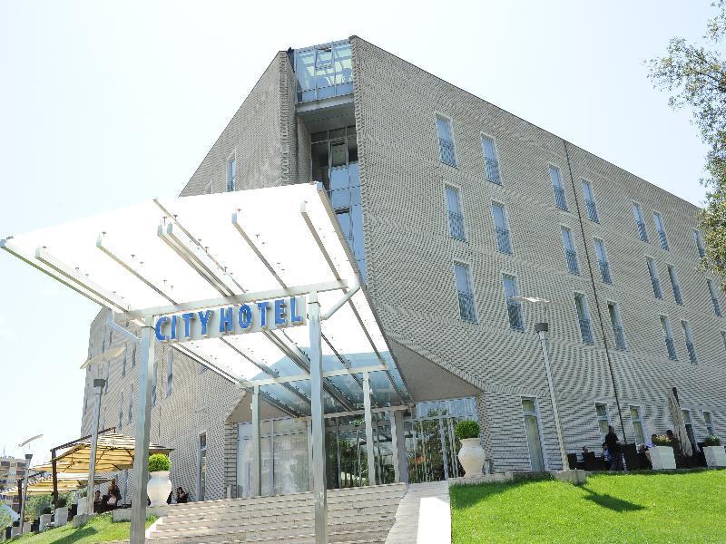 City Hotel Podgorica Eksteriør billede
