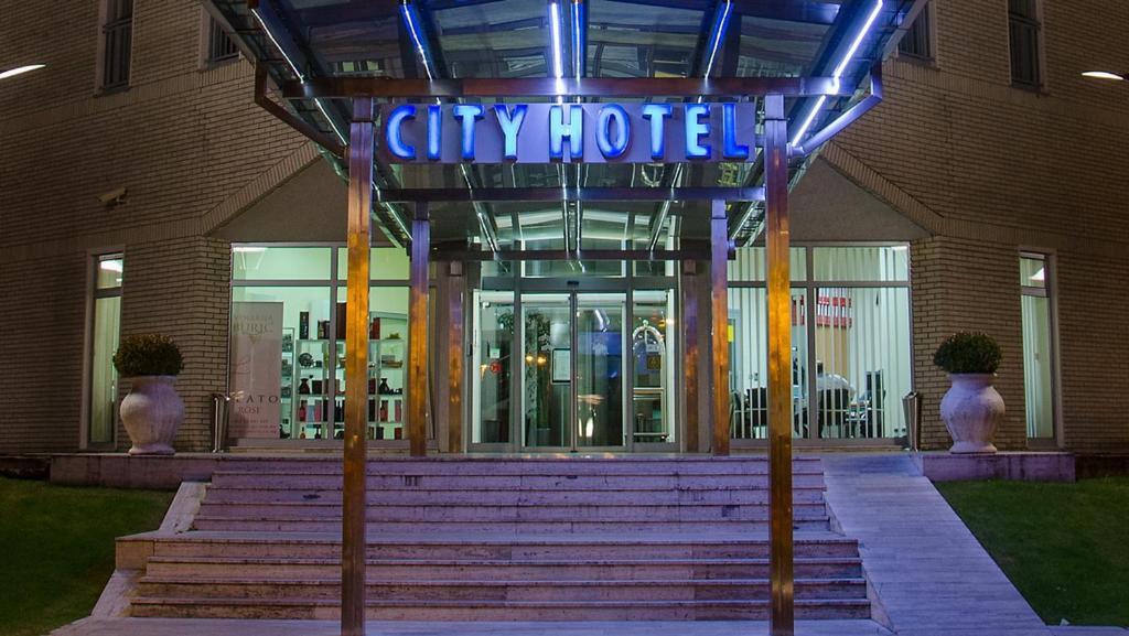 City Hotel Podgorica Eksteriør billede